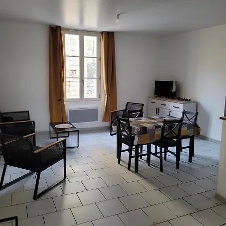 La Petite Montagne * Le Puy-Notre-Dame
