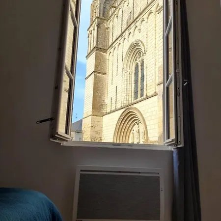 La Petite Montagne Le Puy-Notre-Dame