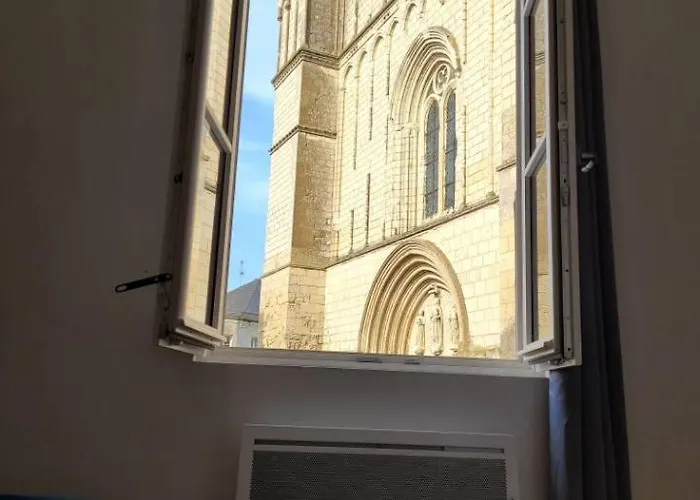 La Petite Montagne Le Puy-Notre-Dame